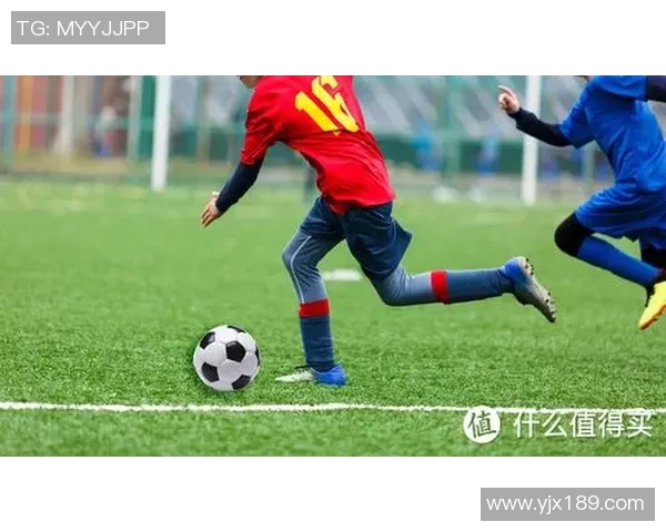 足球明星运球技巧大比拼展现风采与魅力的精彩瞬间